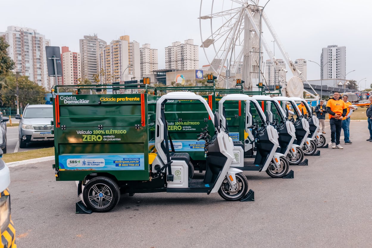 São Bernardo entrega de 16 novos triciclos elétricos para reforçar coleta seletiva