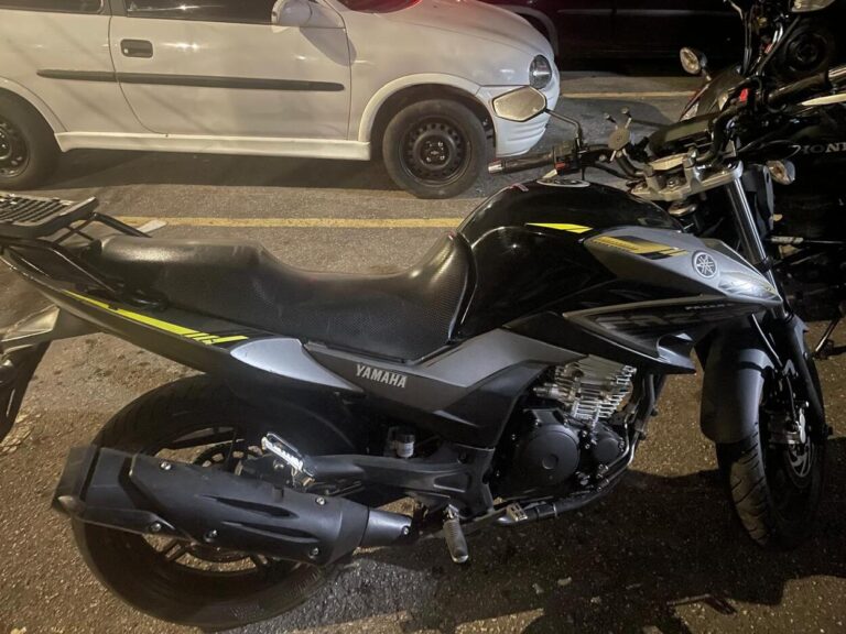 Homem tenta furtar peça de moto em frente à Havan, é contido por vítima e preso pela PM