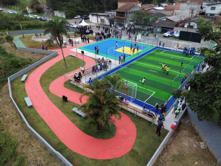 Guto Volpi entrega 8ª Praça Esportiva em Ribeirão Pires