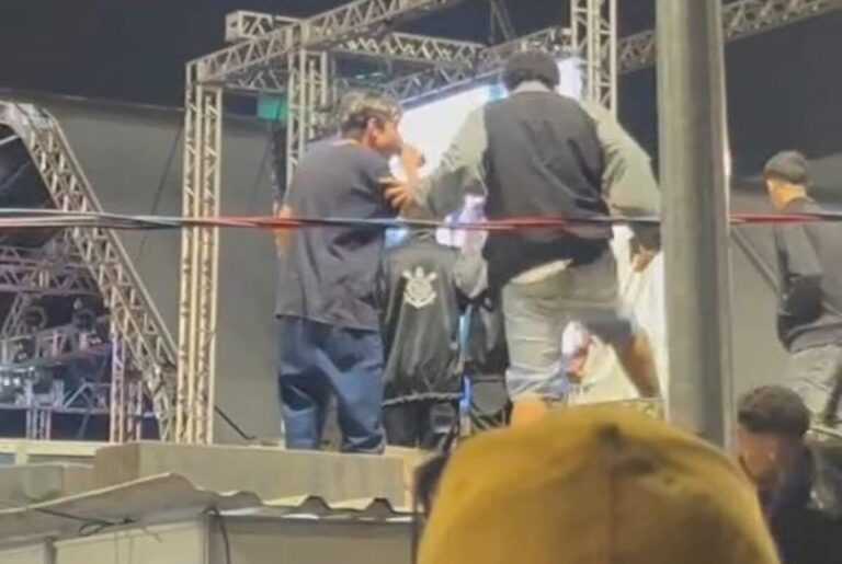 Jovens sobem com colchão em estrutura e caem durante o 1º de Maio em São Bernardo. Foto: Reprodução/Vídeo