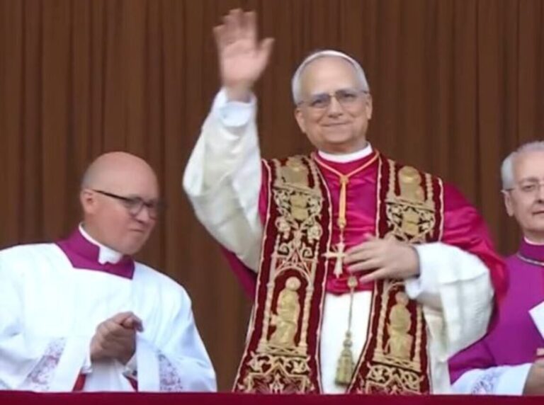 Sino da matriz de São Bernardo tocam em homenagem ao novo Papa
