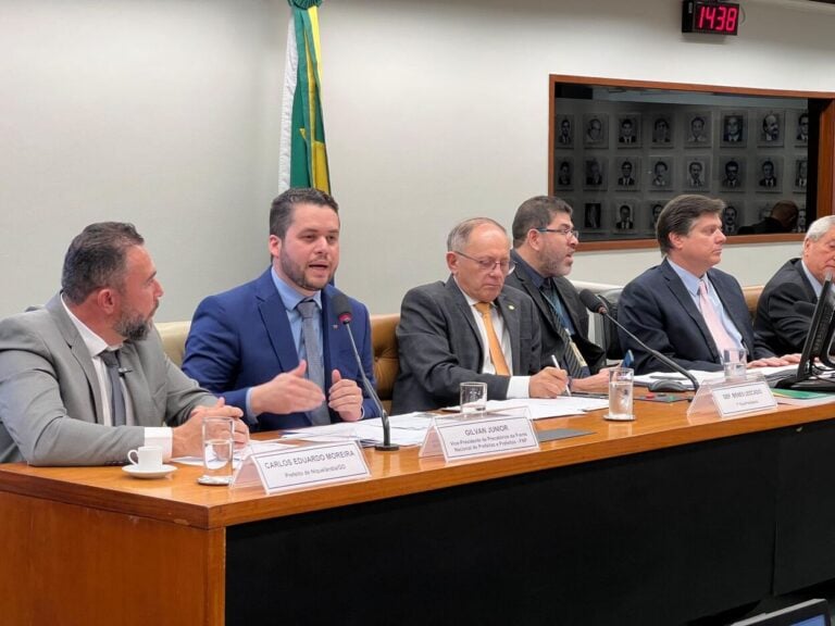 Gilvan defende escalonamento no pagamento de precatório em audiência na Câmara dos Deputados