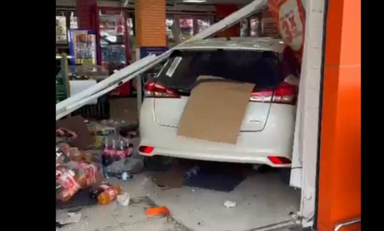 Funcionários da Swift feridos após carro invadir comércio em Santo André estão bem