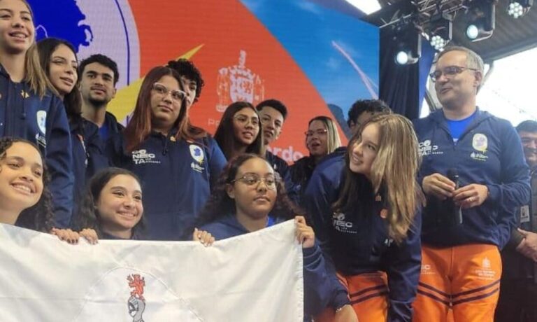 São Bernardo faz festa para alunos que viajam nesta sexta para intercâmbio na Irlanda