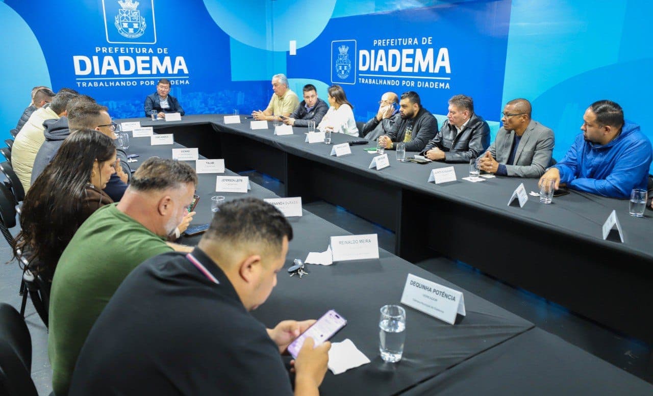 Taka reúne vereadores para fazer balanço da gestão e anunciar novas metas