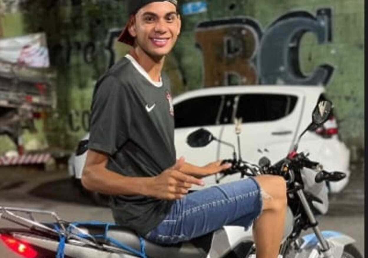 Amigos e familiares lamentaram o falecimento do jovem Lucas nas redes sociais.