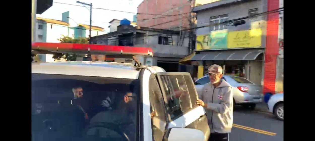 Padrasto do jovem Lucas é hostilizado ao chegar em Delegacia de São Bernardo