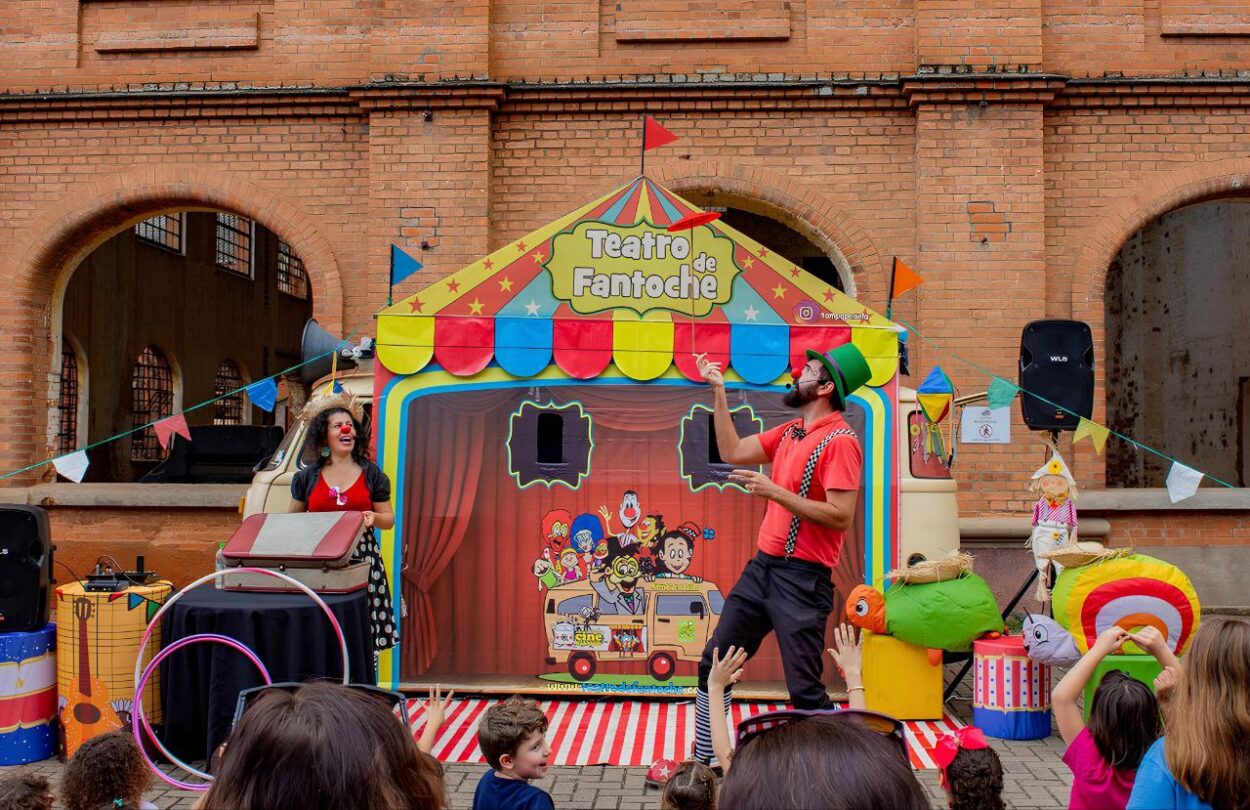 Espetáculo Kombi no Circo apresenta no Festival de Paranapiacaba e aniversário de São Caetano