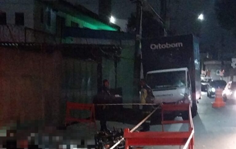 Vítima fatal estava em uma moto com a esposa