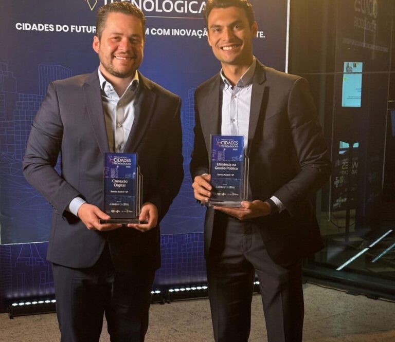 Gilvan recebe prêmios pelo CEP Digital e Siga Invest em Santo André. Foto: Divulgação