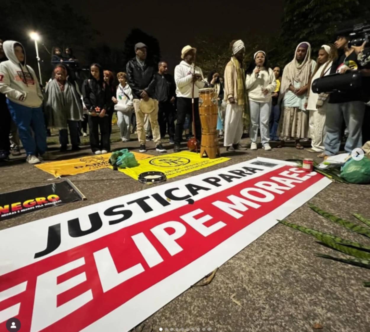 Manifestantes vão às ruas em luto por Felipe Moraes, que perdeu a vida após discussão; família denuncia racismo, e autor é preso