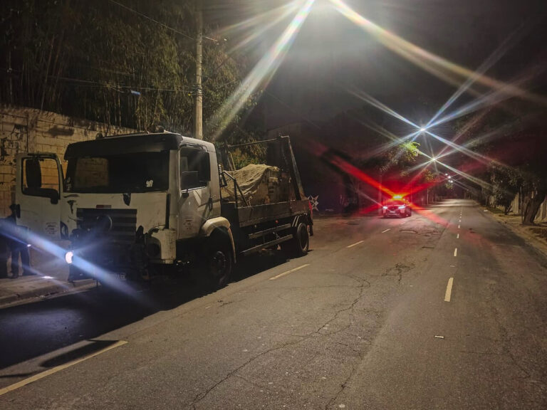GCM de São Caetano apreende caminhão em operação contra descarte irregular de entulho