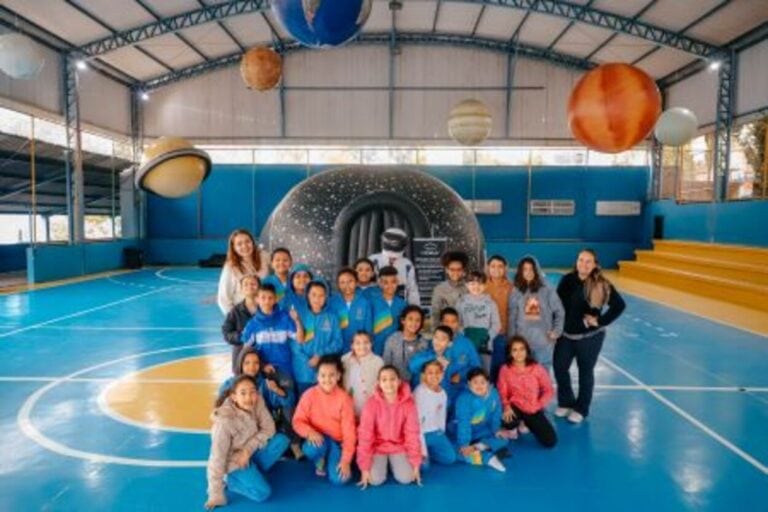 Planetário móvel leva alegria e conhecimento a 2.000 alunos da EMEB Arlindo Miguel Teixeira, em São Bernardo