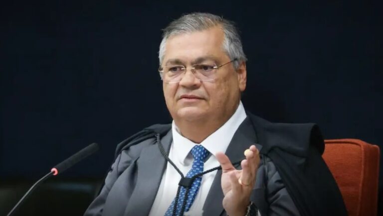 ministro Flávio Dino, do Supremo Tribunal Federal (STF), também votou nesta terça-feira pela condenação do ex-presidente Jair Bolsonaro