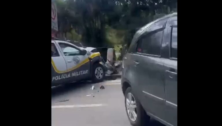  Acidente na Índio Tibiriçá entre viatura e carro deixa três feridos em Ribeirão Pires