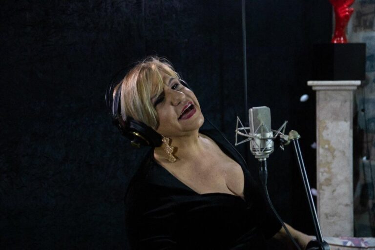 Cine Theatro Carlos Gomes recebe a sambista Eliana de Lima nesta quinta-feira