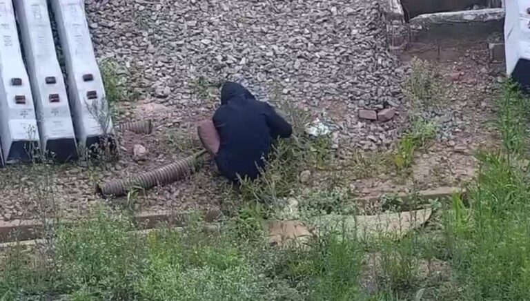 Smart Sanca identifica homem furtando cobre na linha férrea e auxilia PM na prisão do suspeito na Avenida Guido Aliberti