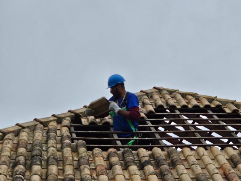 Vila do Doce passa por destelhamento do palco em obras de recuperação Ribeirão Pires