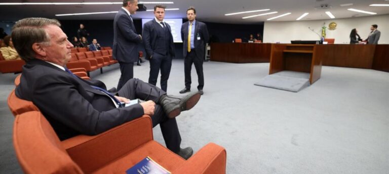 Por unanimidade, 1ª Turma do STF mantém prisão preventiva de Bolsonaro