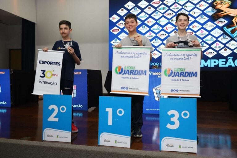 Competição de cubo mágico lidera inovação nos Jogos Escolares de Santo André