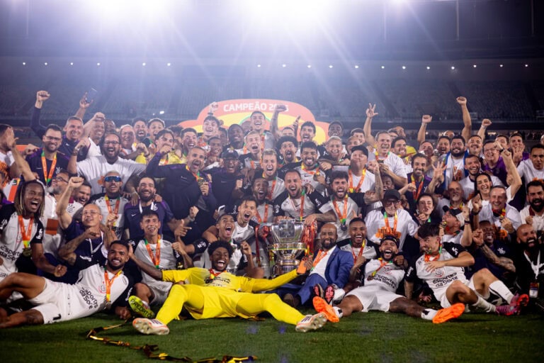 É TETRA! Corinthians volta a conquistar a Copa do Brasil.