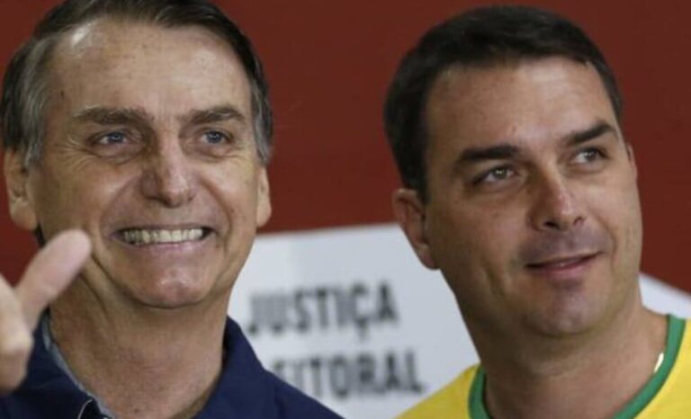 Em carta, Bolsonaro confirma pré-candidatura do filho Flávio à Presidência da República em 2026