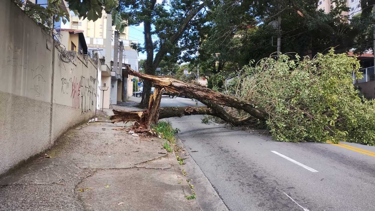 Em Santo André, 60 mil residências ficam sem energia e Gilvan cobra Enel