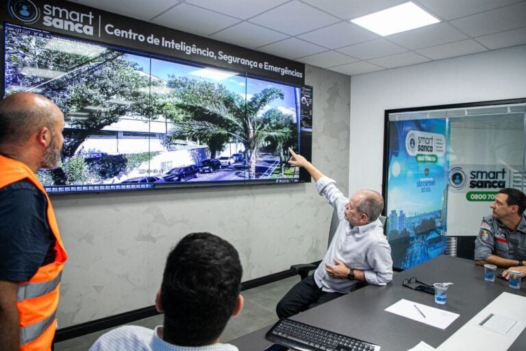 Prefeito Tite Campanella reúne comitê de resiliência e coordena ações após fortes ventos em São Caetano
