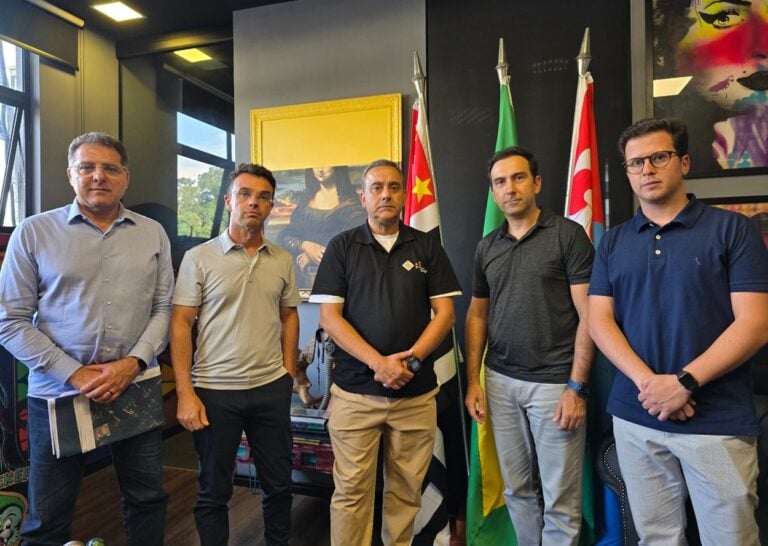 Encontro no Paço Municipal alinhou ações entre poder público e setor produtivo para cobrar investimentos na rede elétrica e medidas que garantam estabilidade no fornecimento de energia e segurança econômica à cidade Foto: Gabriel Moraes (PMETRP)