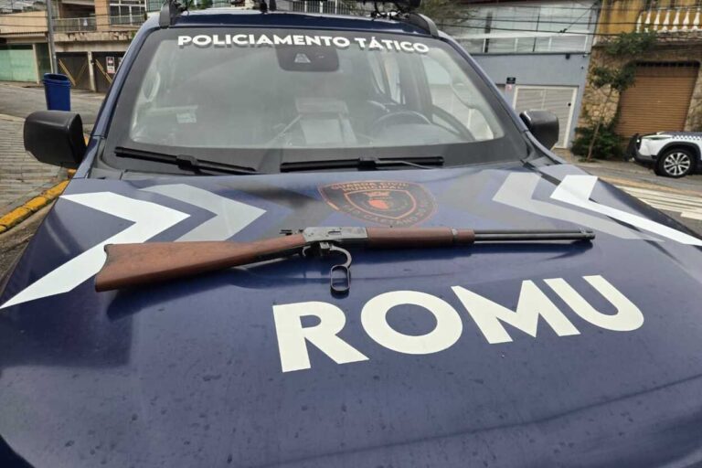 Briga de família termina com prisão: homem mostra espingarda e acaba na Delegacia