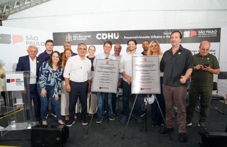 Estado e Prefeitura de São Bernardo entregam chaves da casa própria a 176 famílias