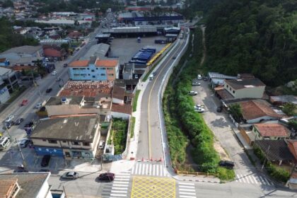 Intervenção concluída entre as ruas Santinho Gianasi e Nazareno Romaldini integra obra de R$ 8,8 milhões e amplia a mobilidade urbana em Ribeirão Pires