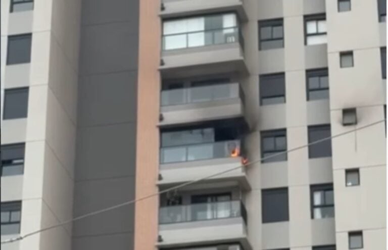 Incêndio atinge apartamento na Avenida Senador Vergueiro, em São Bernardo