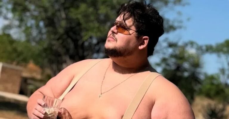 De 300 kg à Av. Paulista: Júlio Mamute emociona ao completar a 100ª Corrida de São Silvestre.