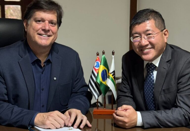 prefeito também se reuniu com o deputado federal e presidente nacional do MDB, Baleia Rossi