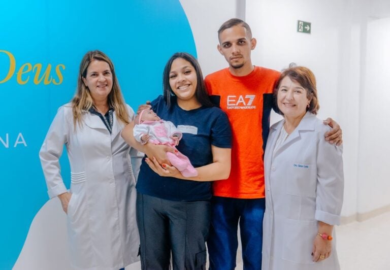 Ísis Manuelly, nascida com 440 gramas, recebe alta após 4 meses no Hospital da Mulher em SBC