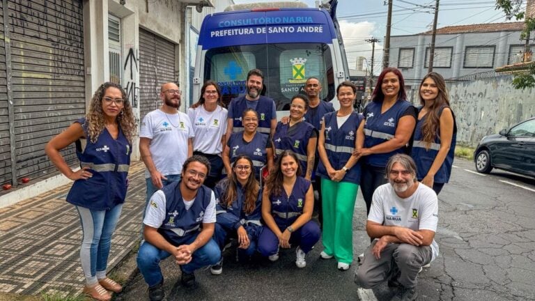 Consultório na Rua de Santo André recebe equipe de saúde de Hortolândia para visita técnica ao projeto