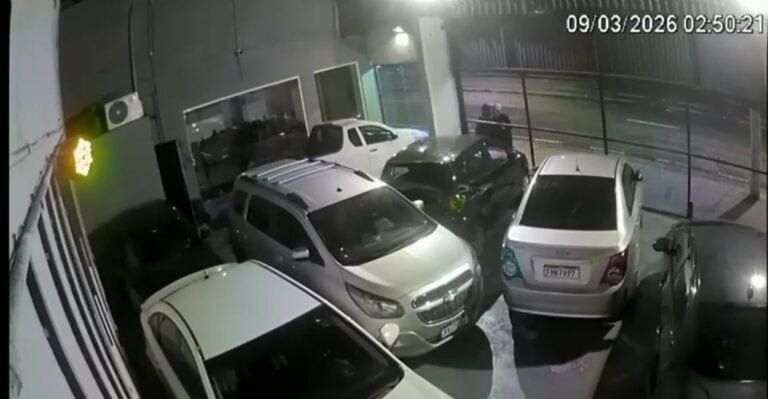 PM flagra invasão a agência de veículos em São Bernardo; 2 menores já estavam com chave de veículo de luxo