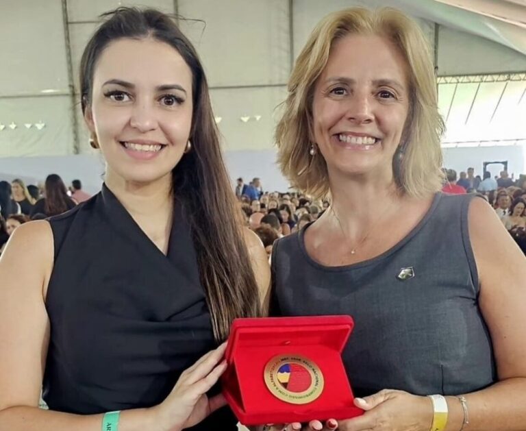 Prefeitura de São Caetano recebe em Brasília o Selo Ouro em Alfabetização concedido pelo MEC