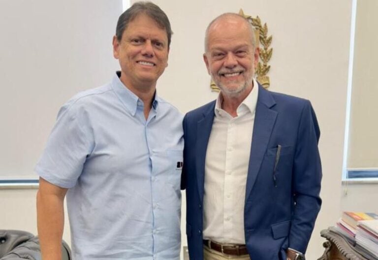 Prefeito Tite Campanella se reúne com governador Tarcísio de Freitas no Palácio dos Bandeirantes