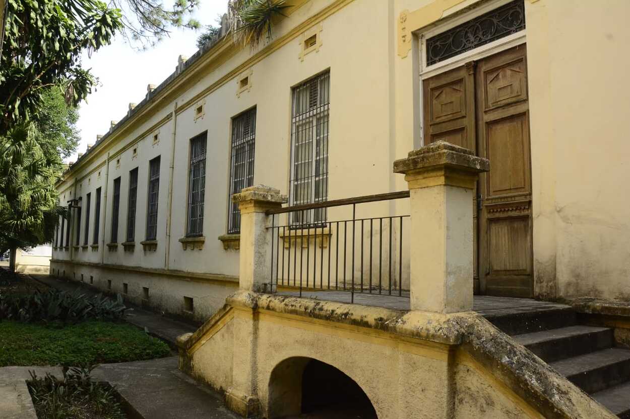 Prefeito de Santo André assinou ordem de serviço nesta quarta-feira para intervenções estruturais e de conservação no prédio histórico, que abriga mais de 70 mil itens da memória do ABC
