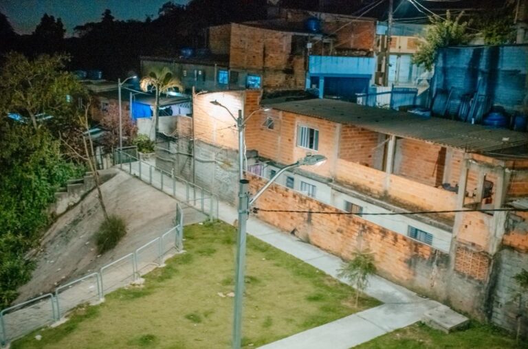 Com plano de valorização, São Bernardo entrega novos pontos de iluminação pública em quatro regiões
