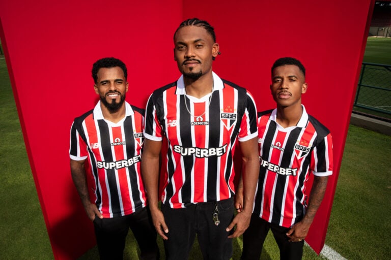 São Paulo oficializa novo uniforme; veja a galeria de fotos