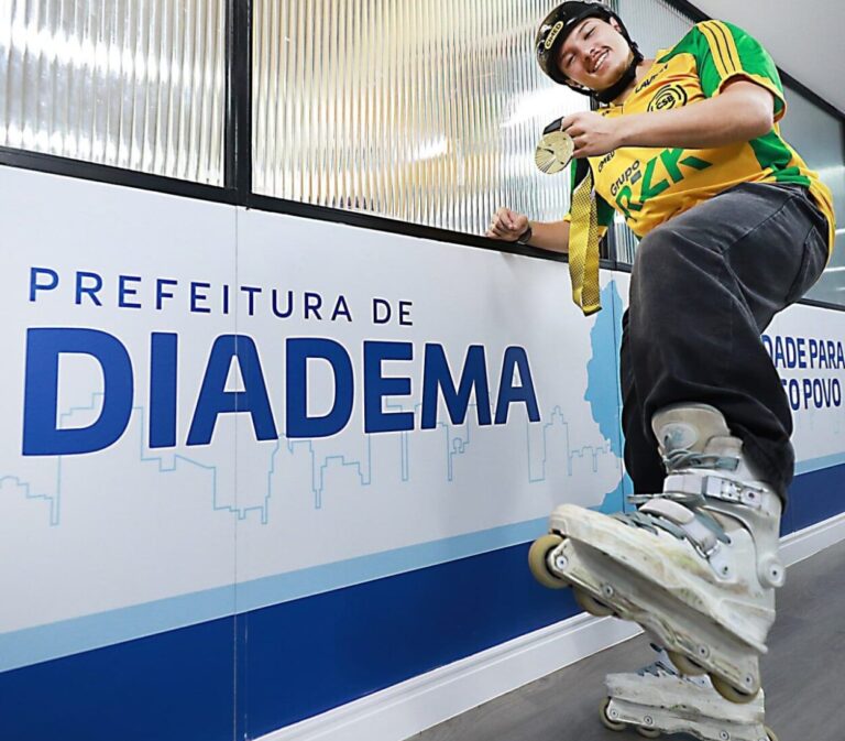 Prefeito de Diadema recebe campeão mundial de patins freestyle