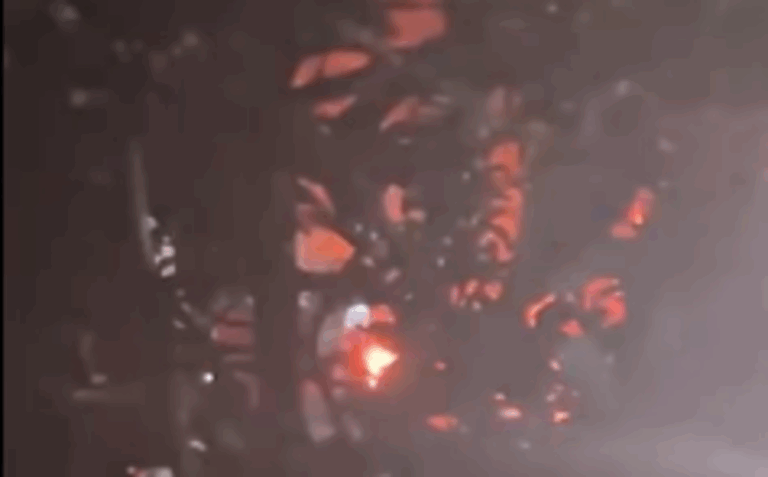 Polícia Militar e o Corpo de Bombeiros foram mobilizados na noite de quinta-feira (30) para combater um incêndio