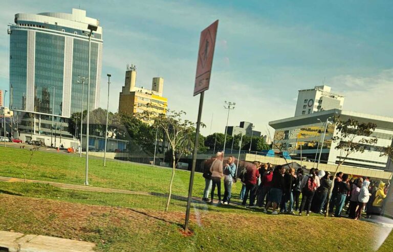 Atraso em pagamento de merendeiras mobiliza sindicato e prefeitura em São Bernardo