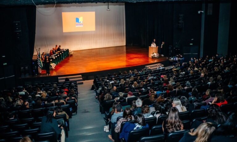 Com bonificação, São Bernardo celebra avanços da Educação em 2025 e valoriza profissionais da rede