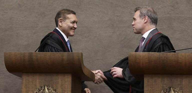 Nunes Marques e André Mendonça assumem o comando do TSE para as Eleições de 2026