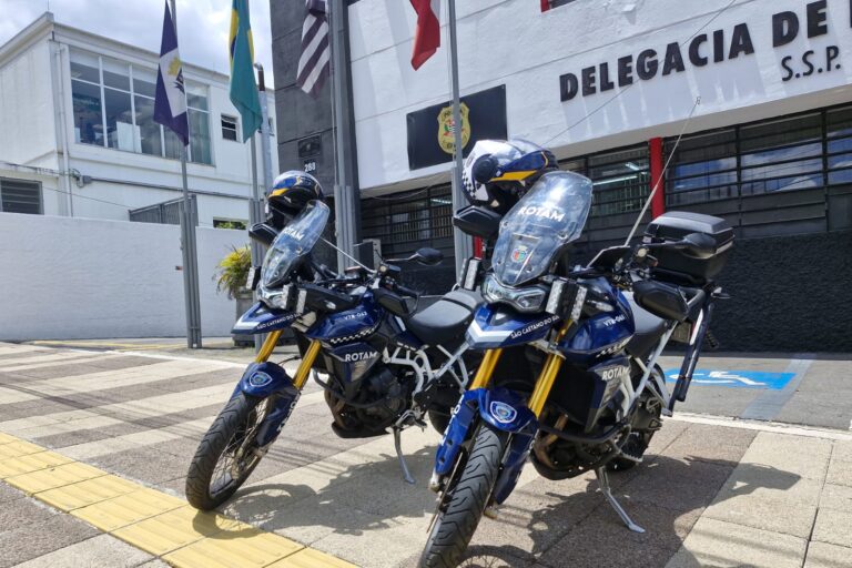 GCM de São Caetano intercepta motocicleta com adolescentes e recupera celular furtado