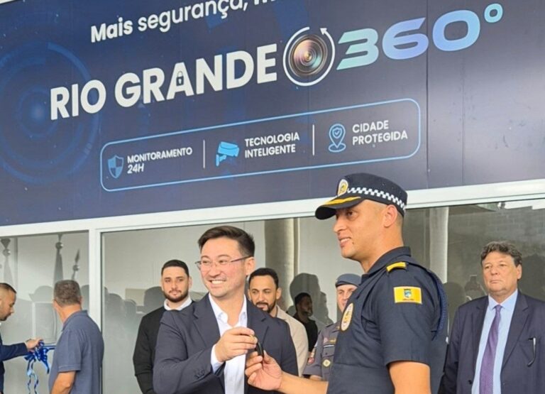 Prefeito Akira Auriani inaugura Centro de Monitoramento do programa Rio Grande 360º e anuncia concurso para a GCM
